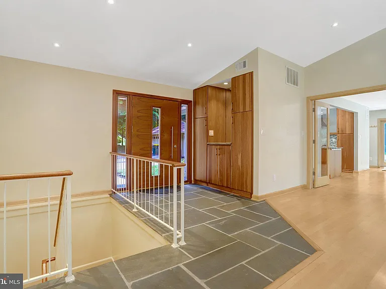 6030 Berwynd Rd — Photo 5