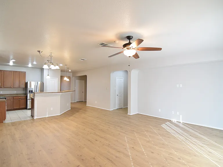 823 Tumbleweed Trl — Photo 7