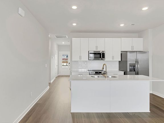 4th image of 506 Lydia Ashley Ln