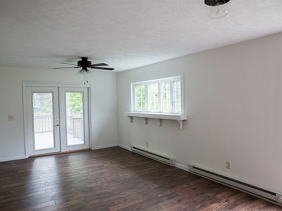 3rd image of 16 Terrace Dr