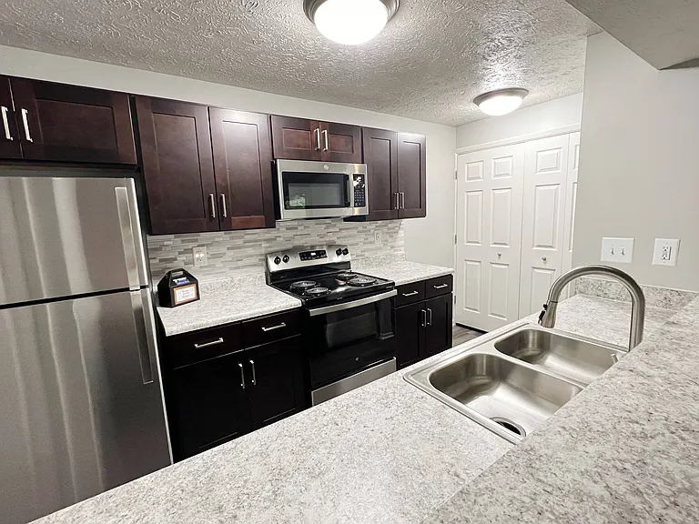 The Vinings Apartments — Photo 52