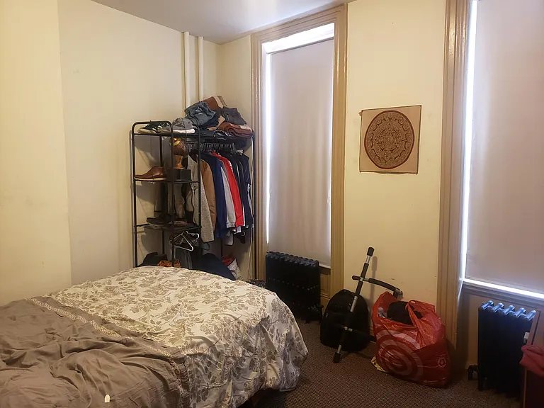 135 Green Ln #1R — Photo 5
