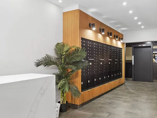 211 Thompson St APT 3B, New York, NY 10012