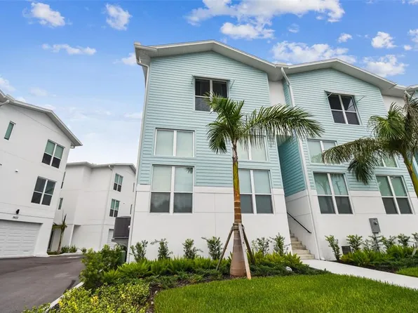 3840 Pompano Dr SE, Saint Petersburg, FL 33705