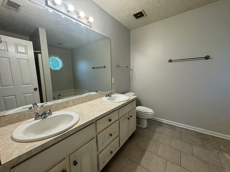 3634 Fairview Dr — Photo 6
