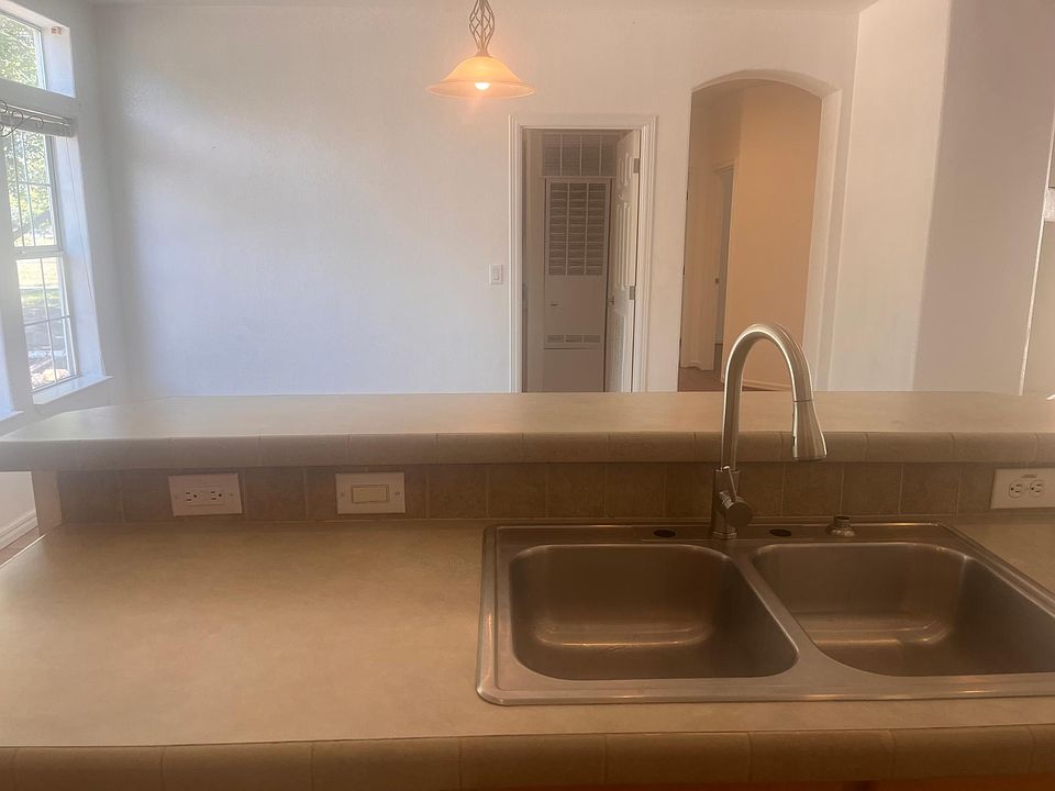 2nd image of 89B Edmundo Rd