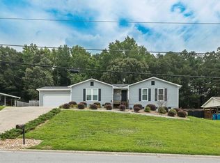 2711 Bluffton Rd, Buford, GA 30519