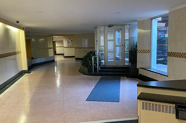 Sold by Dom Realty | media 10