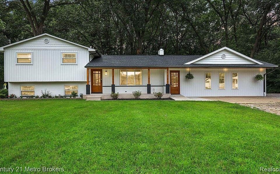 1st image of 11239 Langdon Dr