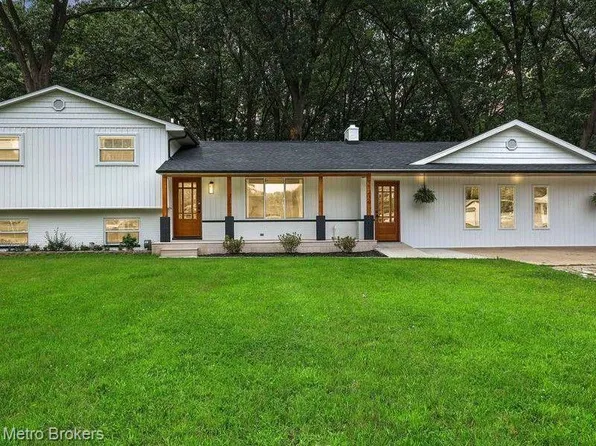 11239 Langdon Dr, Clio, MI 48420