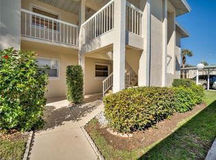 685 Squire Cir APT 104, Naples, FL 34104
