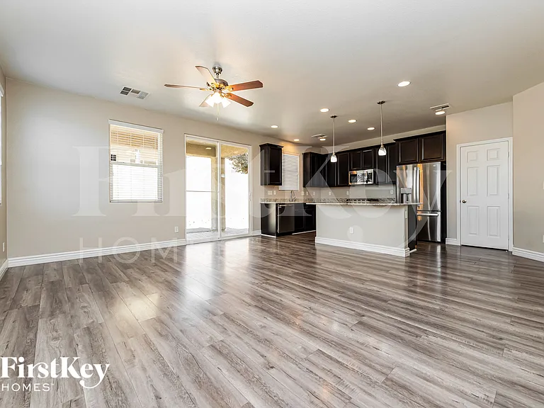 5605 Balsam St — Photo 2