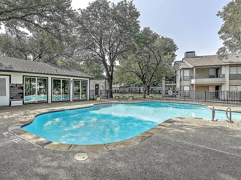 Hunters Glen — Photo 13
