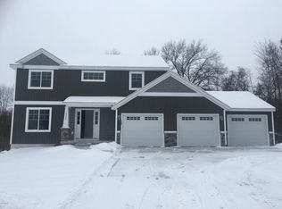 10893 Crowning Acres Ct NE, Rockford, MI 49341