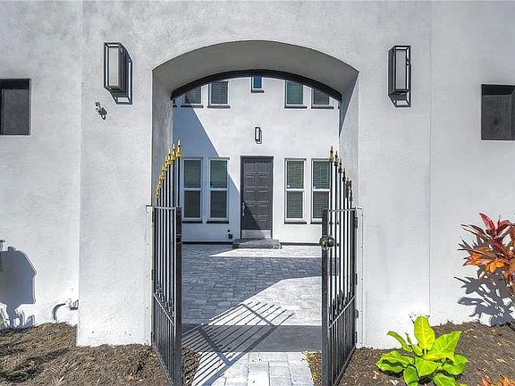4th image of 2909 W Fountain Blvd