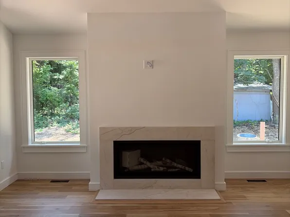 17 Bittersweet Ave, Hampton Bays, NY 11946