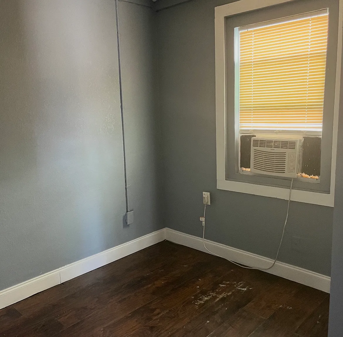 3 bed, 984 sqft, $1,250 — Photo 2