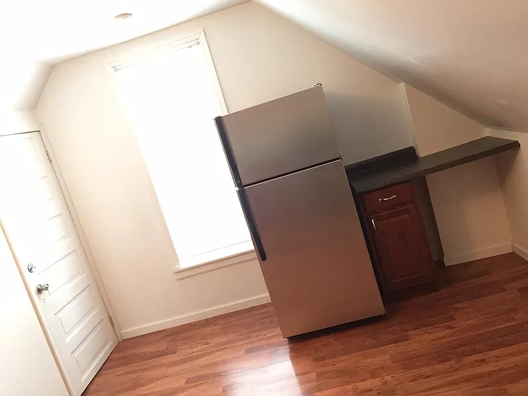 1507 Capouse Ave #3 — Photo 4