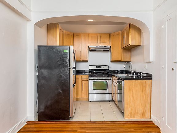 5th image of 665 Pine St APT 904