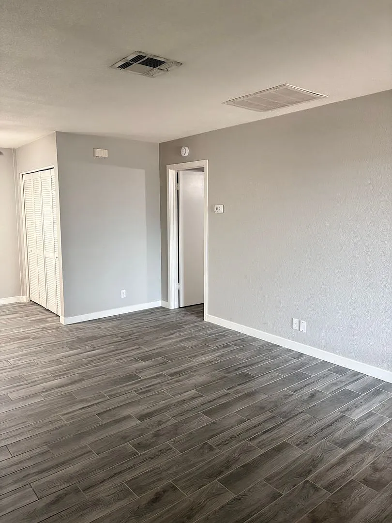 **Beautiful Renovated 2 Bedroom/2 Bathroom Patio Home In Chandler (Chandler Blvd & Cooper)** — Photo 4