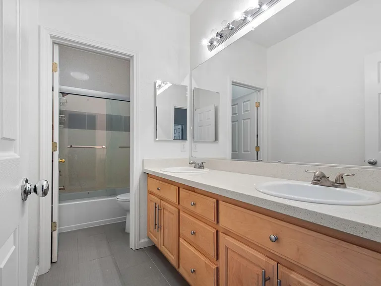 991 Zephyr Ln — Photo 37