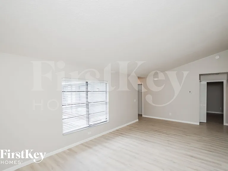 1377 Prum Ave NW — Photo 3