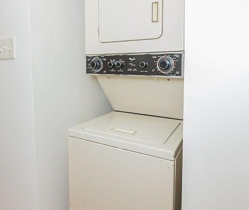 2nd image of 3549 W Dickens Ave APT 1