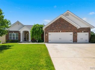 202 Highland Meadows Dr, Wentzville, MO 63385
