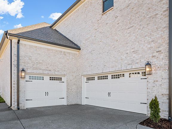3-car Garage