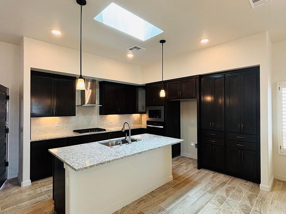 2nd image of 968 Elstree Pl