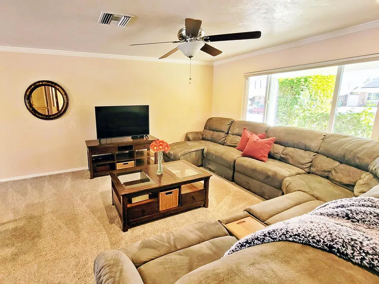 42445 Kansas St — Photo 4
