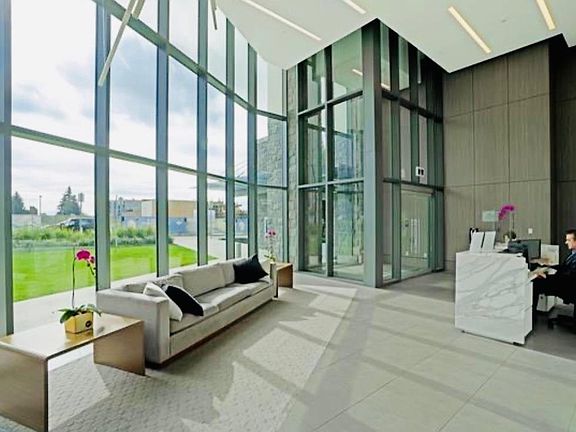 4th image of 680 Seylynn Cres #807