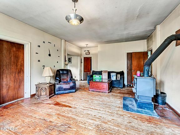 4th image of 123A Sexton Ln