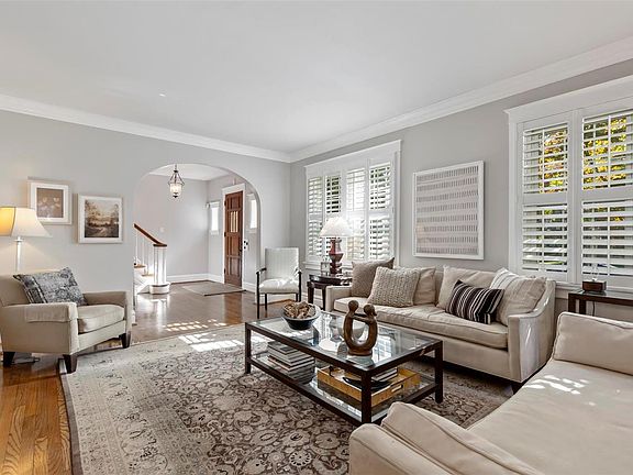 5th image of 7361 Kingsbury Blvd