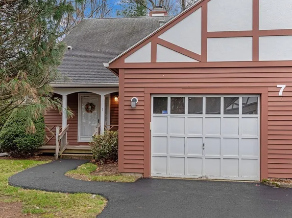 7 Lady Slipper Ln APT 1, Auburn, MA 01501