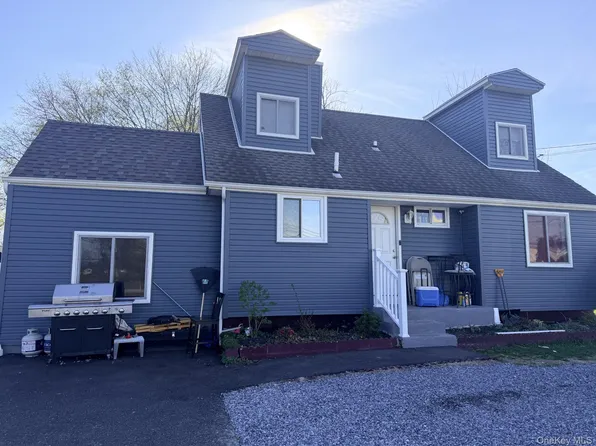 332 Crooked Hill Road, Brentwood, NY 11717