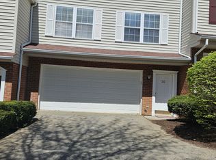 315 Silver Leaf Dr, Christiansburg, VA 24073