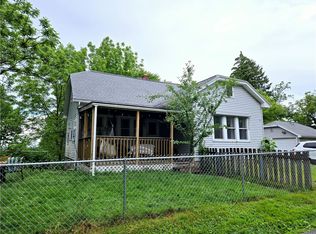 12 Nixon Dr, Rochester, NY 14622