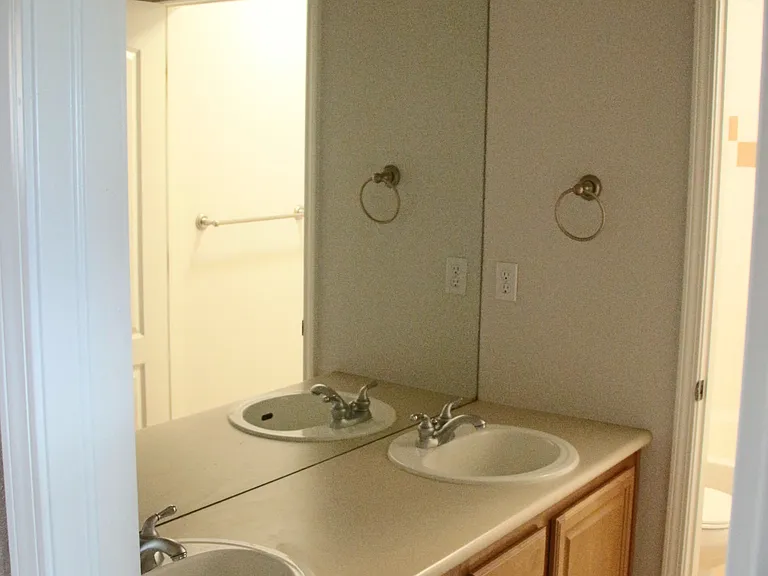 1 of 2 upstairs bathrooms