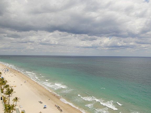 4th image of 3850 Galt Ocean Dr APT 1611