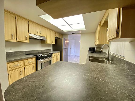 4th image of 1326 Coronet Dr