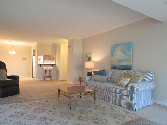 3rd image of 101 Alma St APT 204