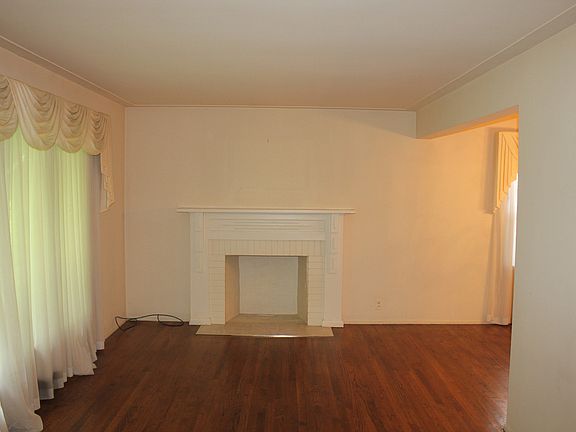 2nd image of 413 Greenfield Ave