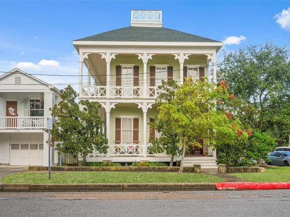 701 12th St, Galveston, TX 77550