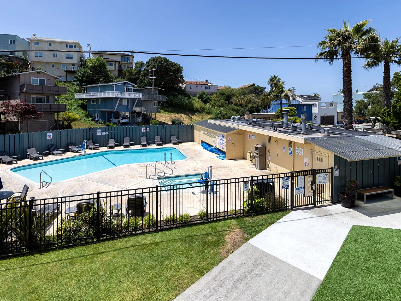 Rio Sands Condominiums — Photo 4