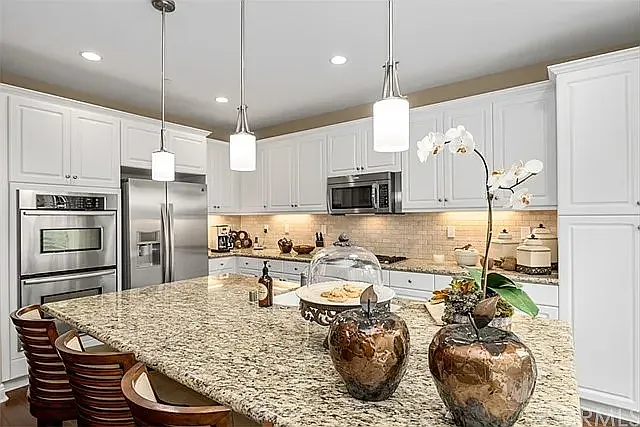 2712 E Coalinga Dr — Photo 4