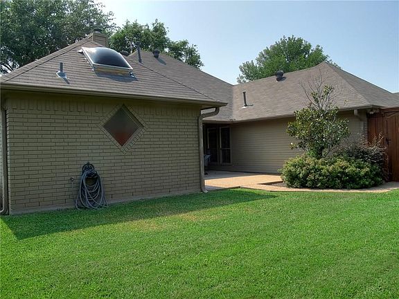 4th image of 108 Mesquitewood St
