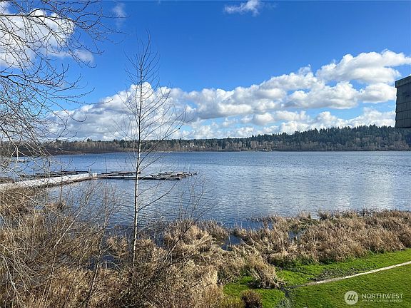 5th image of 4214 W Lake Sammamish Parkway NE #310