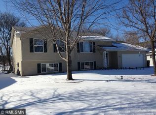 1017 Lacy Ln, Belle Plaine, MN 56011