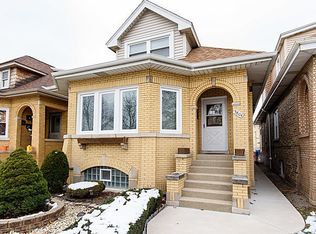 5804 W Giddings St, Chicago, IL 60630